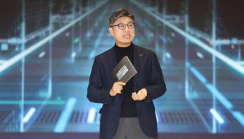 ‘독파모 1위→모두의 AI’…SKT, 통신사 넘어 AI 기업으로
