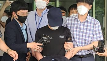[그해 오늘] ‘21만명 분노’ 영아 강간·살해 계부…법정서 “만취” 주장