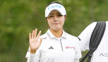 체력은 40%인데 선두와는 1타 차…서교림 "하루 더 버티겠다"