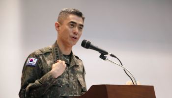 문민 국방장관 1년 만에 다시 軍 출신…강신철 앞에 놓인 개혁 숙제