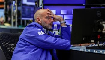 유가 뛰자 9월 금리인상 확률 66%…다우 0.7%↓[월스트리트in]