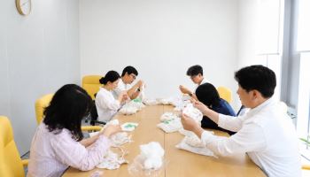 도레이첨단소재, 임직원·자녀 만든 ‘이른둥이 안전 키트’ 기부