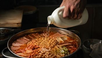 “왜 이렇게 속 아프지?” 아내 찌개에 락스 탄 남편, 이유도 끔찍