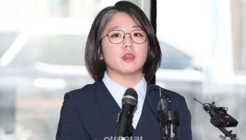 '의원직 버티기' 용혜인…與도 "다 가질 수 없다" 우려 목소리