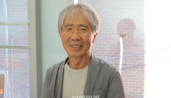 "잊히지 않으려면 신곡으로 수혈해야죠"