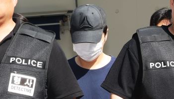 딸 앞에서 ‘아내 살해’ 30대 공무원, 신상공개 안 한다…왜