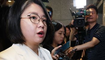 “당당합니까?” 용혜인 논란에 당원들도 ‘술렁’