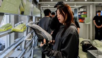 "옷보다 더 중요한 게 있다?" 패션업계 다음 승부처…이젠 '○○ 경쟁'