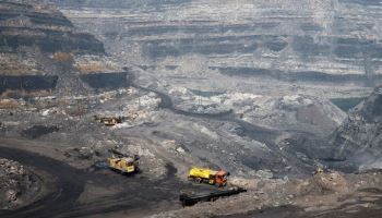 인도 화력발전소 석탄 재고 ‘비상’…철도 수송 확대