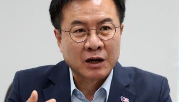 "못 갚는 사람, 안 갚는 사람 가려내야…취약 채무자는 보호합니다"[만났습니다①]