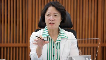"자기모순 극치" 추미애 12억 관사 논란, 시민사회로 확산