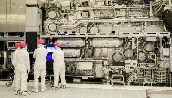 인텔 파운드리·ASML, 고개구율 EUV 양산 가속화…100만장↑ 적용