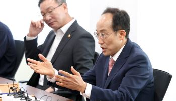 추경호 "지방 미래 빼앗지마"…행안차관 닷새 만에 대구 간 까닭