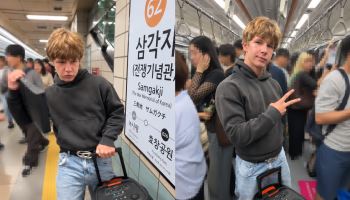 "서울 시민 얼굴 다 나갔다"…330만 인플루언서의 지하철 영상