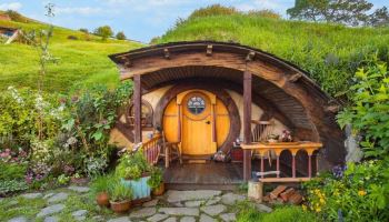 영국 '왕좌의 게임', 뉴질랜드 '반지의 제왕'… 영화는 끝나도 팬들은 찾아간다