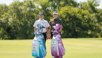 'LPGA 최초 쌍둥이 우승' 日 이와이 자매, KLPGA 투어 첫 출격