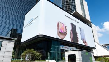 "접어야 산다"…애플 참전에 격화하는 글로벌 폴더블폰 대전