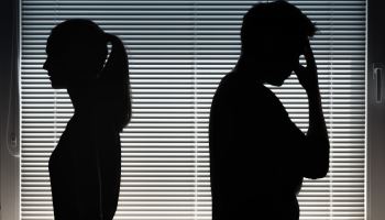 "동료랑 바람" 500명 단톡에 폭로→당사자 사망...法 판단은?