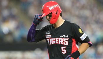 ‘40홈런’ 김도영, 코뼈 골절 수술…아시안게임 출전 가능할까