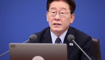 李, ‘검찰 부활’ 논란에 공소청 직제 제동…검사 정원·사법통제부 손질