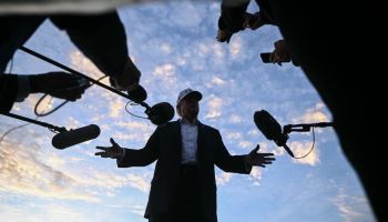 트럼프 "AI 속도 못 줄여…중국에 앞서야" 규제론 일축