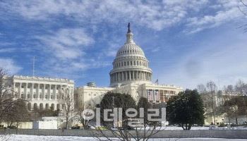 비트코인 비축법·클래리티법 분수령…시장 반등[코인 모닝콜]