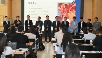 첫 상용 초소형군집위성 ·역대 최다 위성 싣는다···누리호 10월 7일 우주로