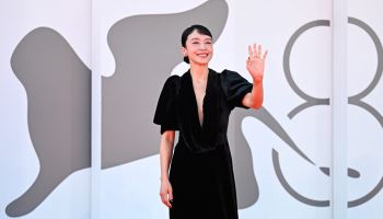 전도연, 다시 세계의 중심에… 베네치아 넘어 오스카까지
