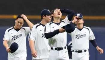 “몸 너무 가볍다”…'코뼈 수술' 김도영, 보호대 차고 금메달 정조준