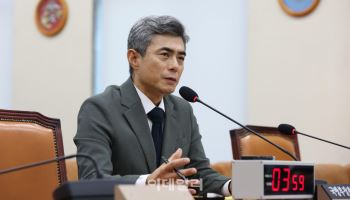 국방위, 강신철 청문보고서 與 단독 채택…野 불참