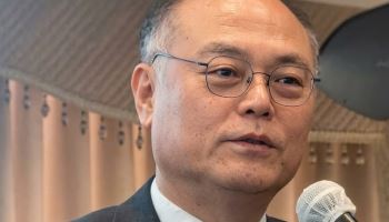 트래픽은 폭증하는데 돈은 안 된다…50조 투자한 통신사의 ‘AI 딜레마’