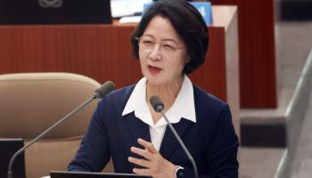 추미애 "부잣집 시집 온 줄 알았는데 빚문서…며느리 쫓아내려는 분들 있어"