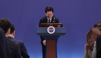 몸 낮춘 李 “모두 제 부족함”…경제 해법은 안갯속