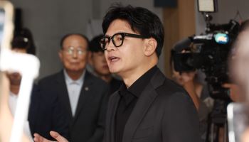 한동훈 "내 말이 짜깁기?…李 '쪽가위 지지율'이나 보라"