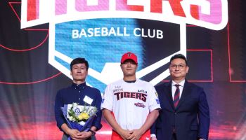 KIA, 청소년 대표팀 4번 타자 '리틀 이대호' 이호민 품었다