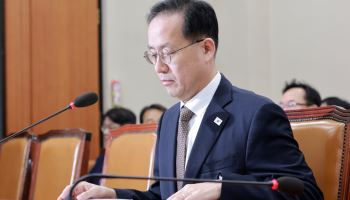 이형일 부총리 “경제 리스크 원점 재점검”…대미투자 등 현안 차질 없이 대응