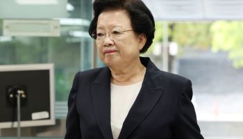 '김건희 금거북이' 이배용, 증거인멸교사 2심서 징역형 집유