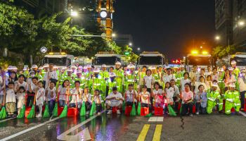 '서리풀 청소 퍼레이드'로 축제 마무리.. [동네방네]