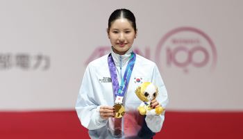“3년 전 잃어버린 금메달 되찾았다”…송세라, 첫 AG 개인전 정상