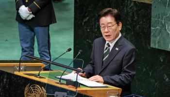 ‘비핵화 우선’서 ‘평화 우선’으로…李, 트럼프 등에 업고 북미대화 촉진
