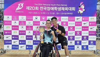 “휠체어만 있으면 어디든 갈 수 있어요”…금메달리스트가 된 소년