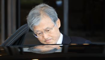 청와대 반박에 대법 재반박…재제청 갈등 무한대치