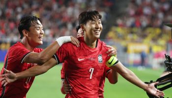 손흥민, '전설' 차범근에 한 골 차…모레노호 첫판부터 3골 폭발