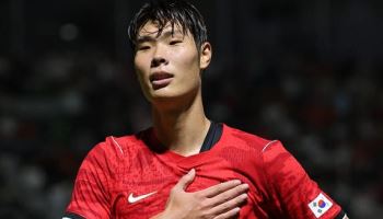 늦게 온 이영준, 멀티골로 응답…한국 축구, 베트남 4-0 꺾고 4강행