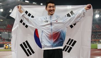 높이뛰기 우상혁, 2m22로 동메달…3회 연속 메달 획득