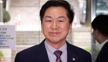 [속보]특검, '김건희 명품 선물' 김기현 징역 1년 구형…내달 30일 선고