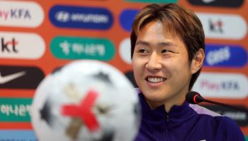 손흥민·오현규 투톱에 이강인·황희찬 측면....우루과이전 선발 4명 바꿨다