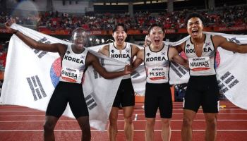 실격 위기서 살아난 남자 400m 계주 대표팀 동메달…'38초43 한국新'