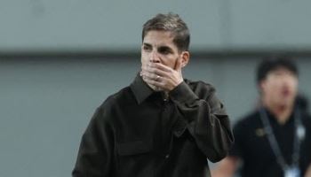 '1-4 대패' 모레노 감독 “4-4-2 고집 안 해…축구 철학은 지킬 것”