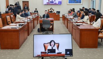 '수시 먹통' 유웨이 대표 교육위 국감 출석…조정식도 증인